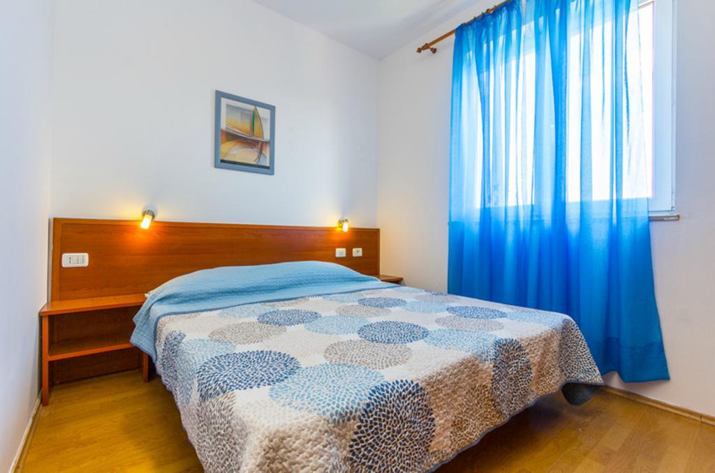 Apartment Mirjana Pula Chambre photo